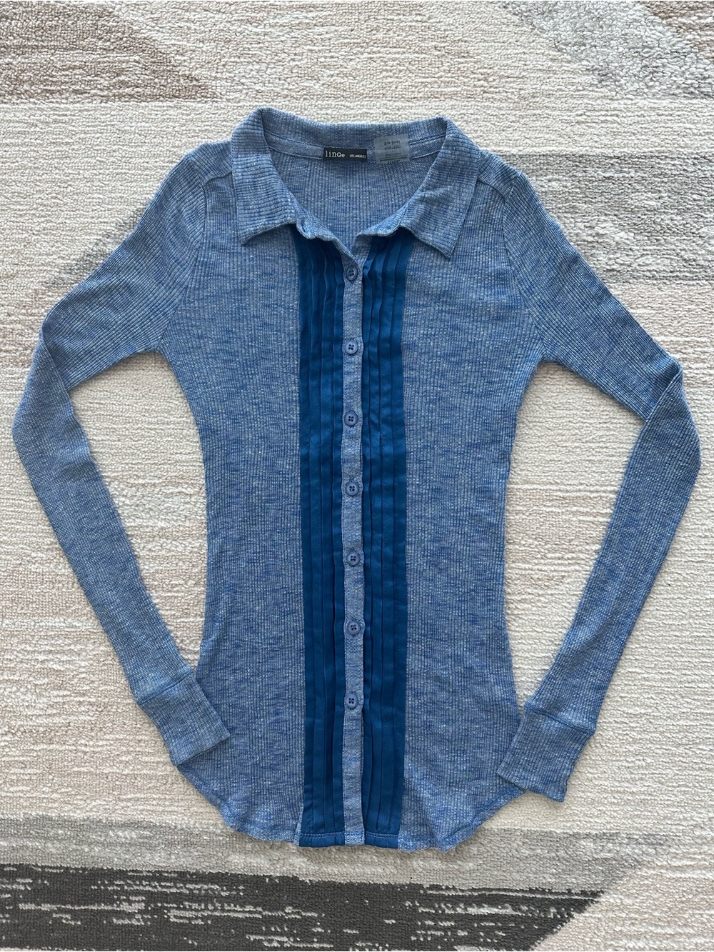Linq Los Angeles Blue Collared Button Down Top with 100% Silk Trim Size S